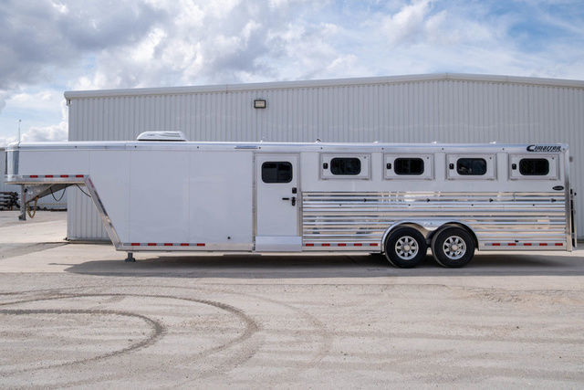 2026 Cimarron 10 pen showstar lx low pro trailer
