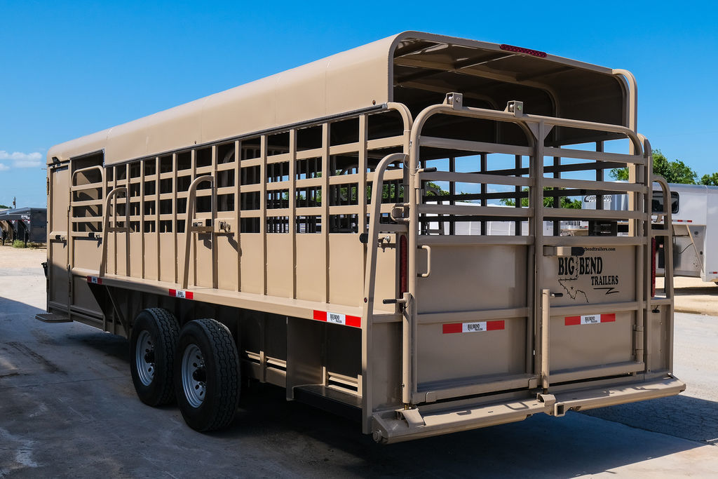 2026 Big Bend 24 ft slant deluxe tack stock trailer