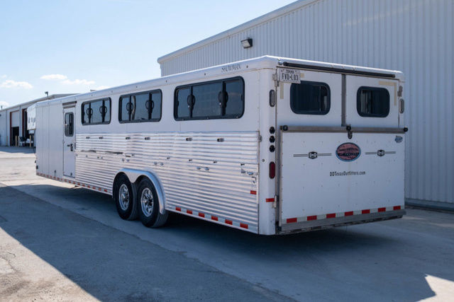 2018 Sundowner 32 ft 12 pen low pro trailer