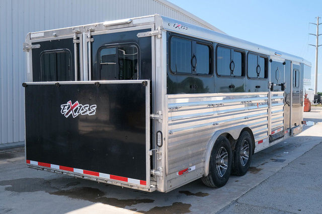 2019 Exiss 8 pen exhibitor low pro trailer