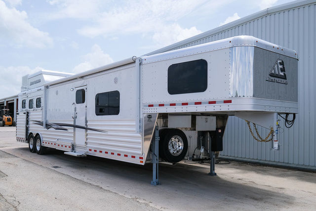 Trailer Photo 2