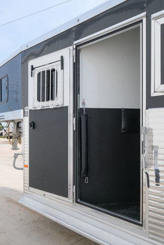 Trailer Photo 16