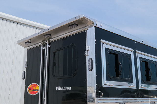 Trailer Photo 18