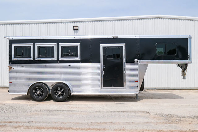 Trailer Photo 2