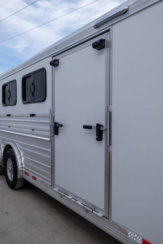 Trailer Photo 11