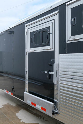 Trailer Photo 16