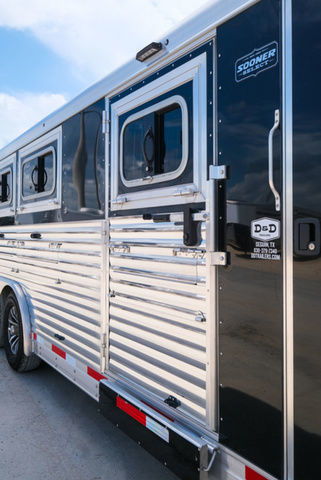 Trailer Photo 12