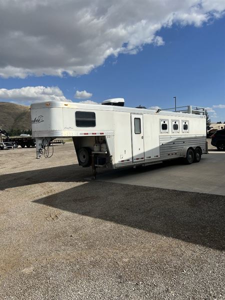 2005 Cherokee weekender 3h