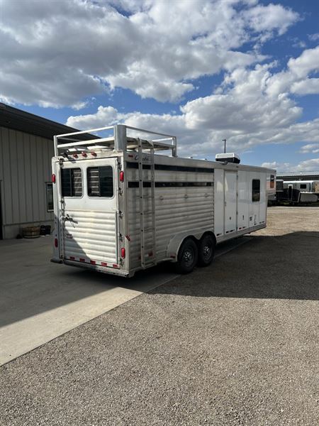 2005 Cherokee weekender 3h