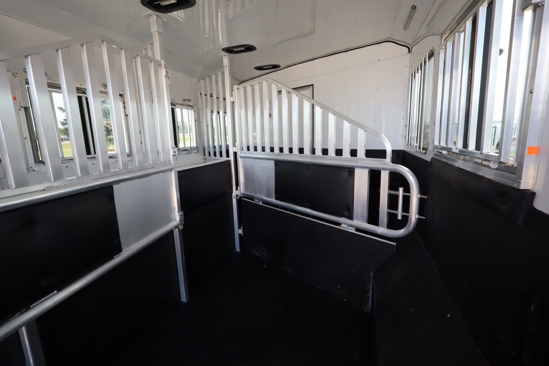 Trailer Photo 14