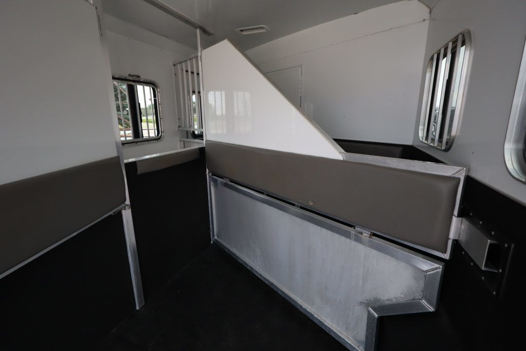 Trailer Photo 12