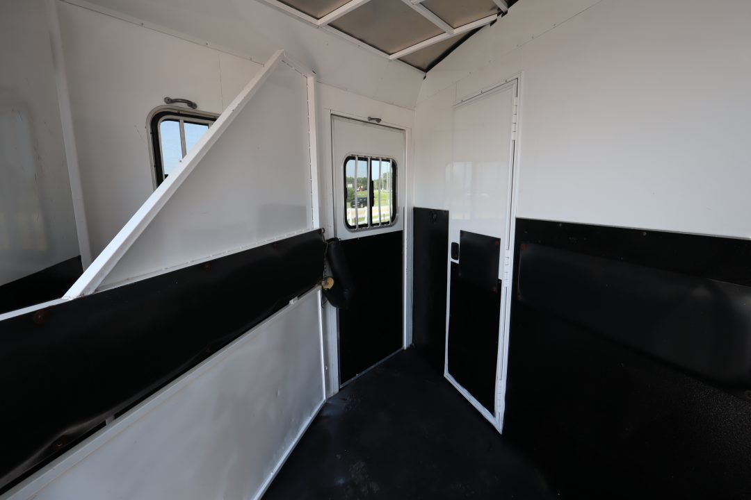Trailer Photo 10