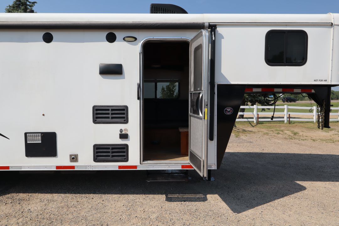 Trailer Photo 11