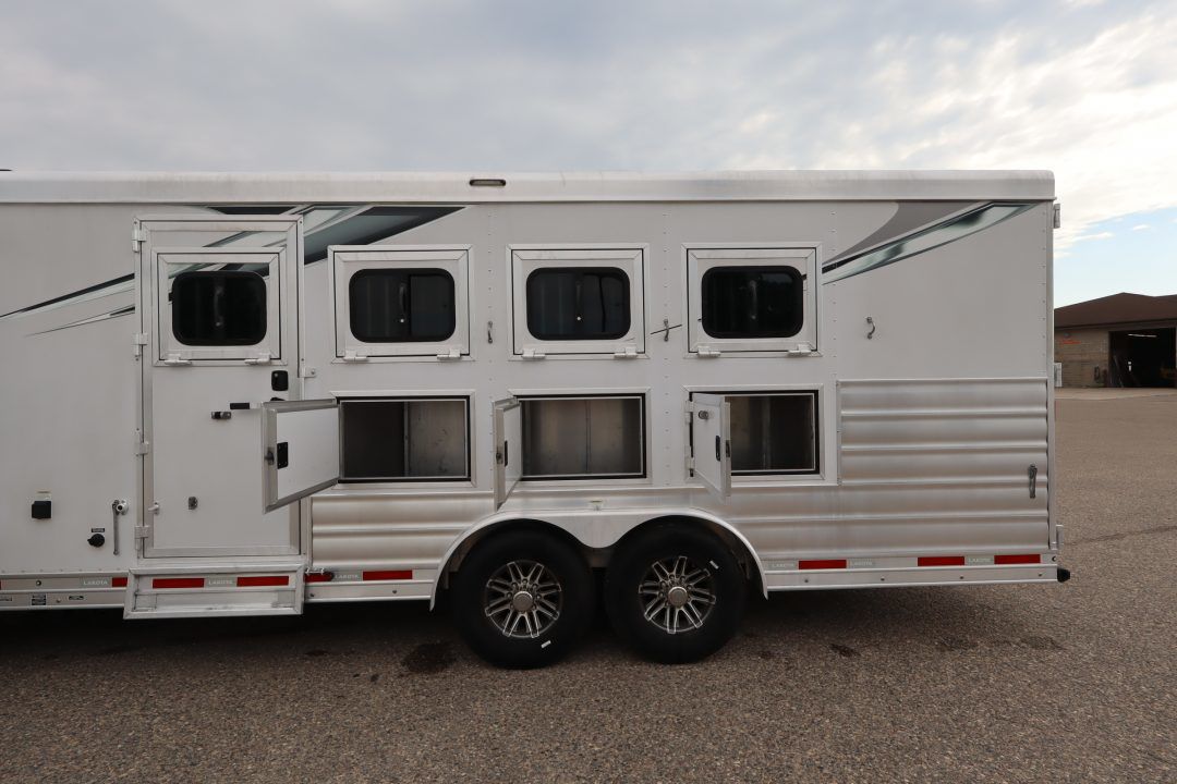Trailer Photo 7