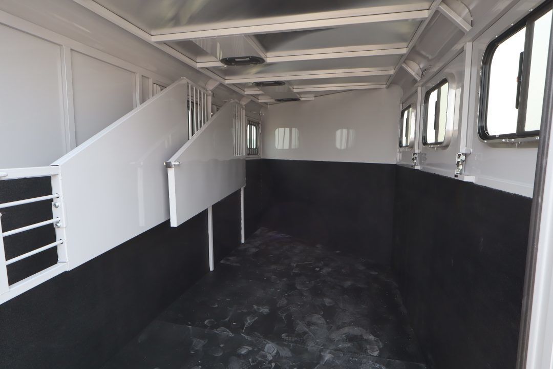 Trailer Photo 9
