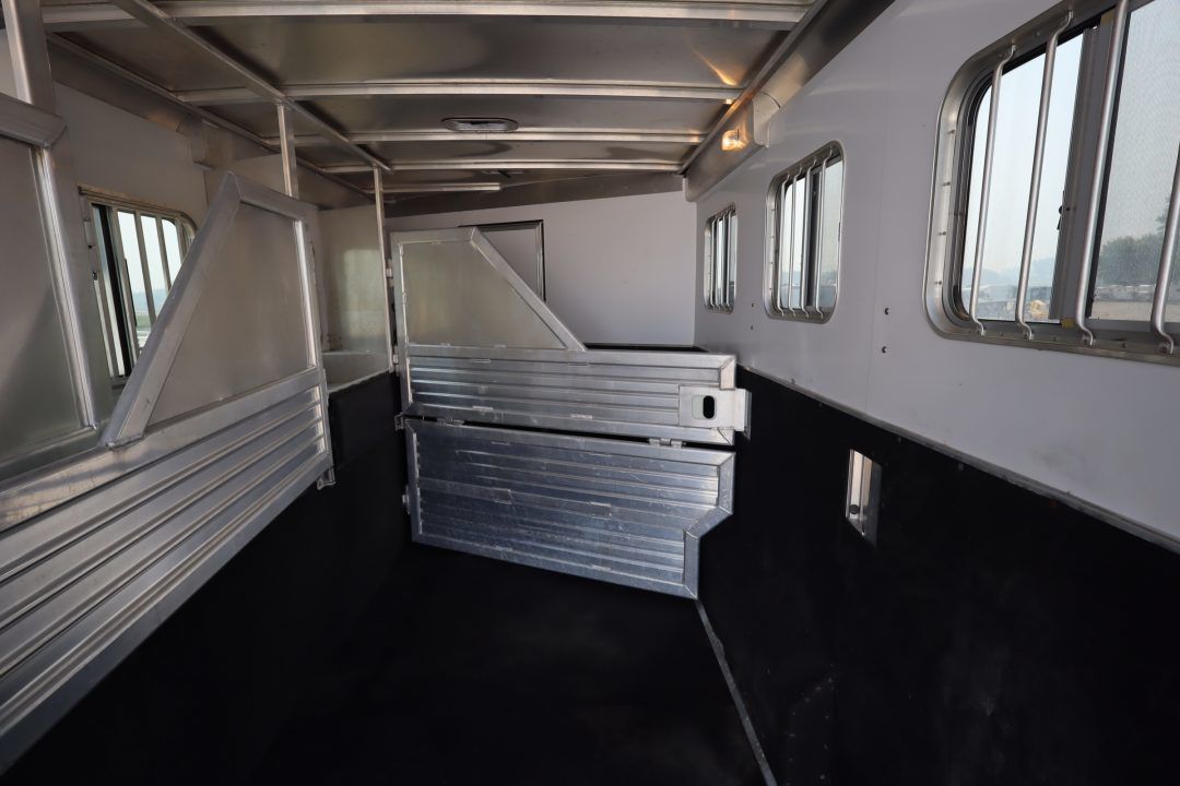 Trailer Photo 10