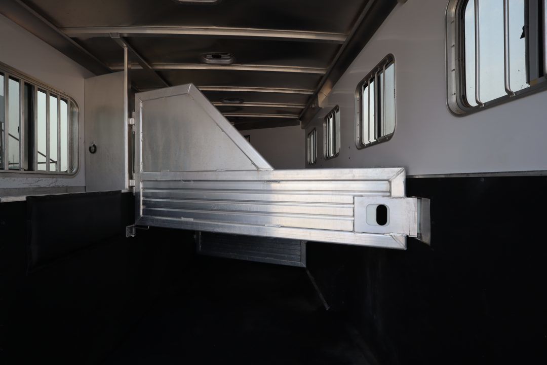 Trailer Photo 8