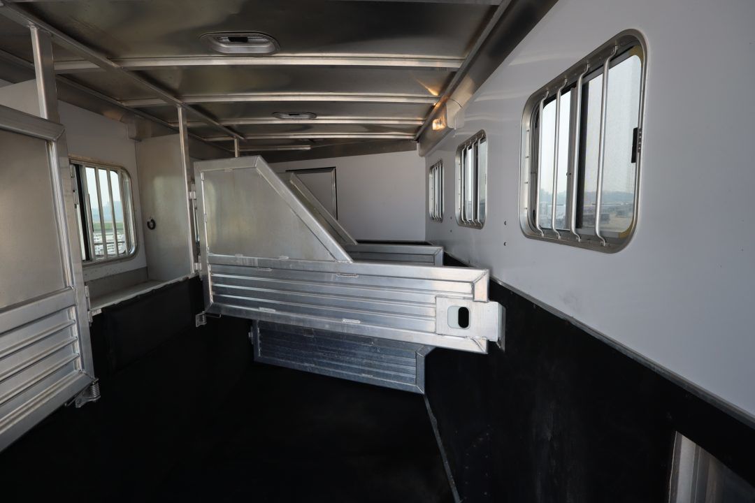 Trailer Photo 9