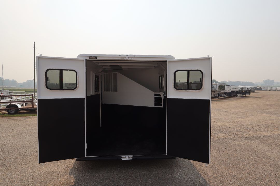 Trailer Photo 7
