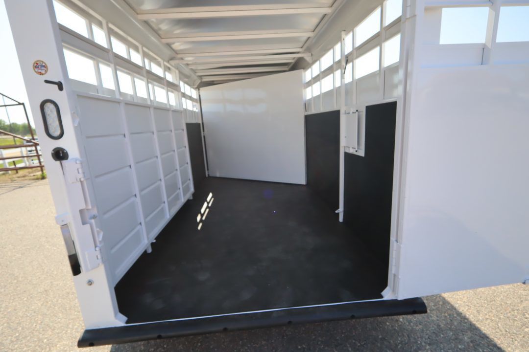 Trailer Photo 8