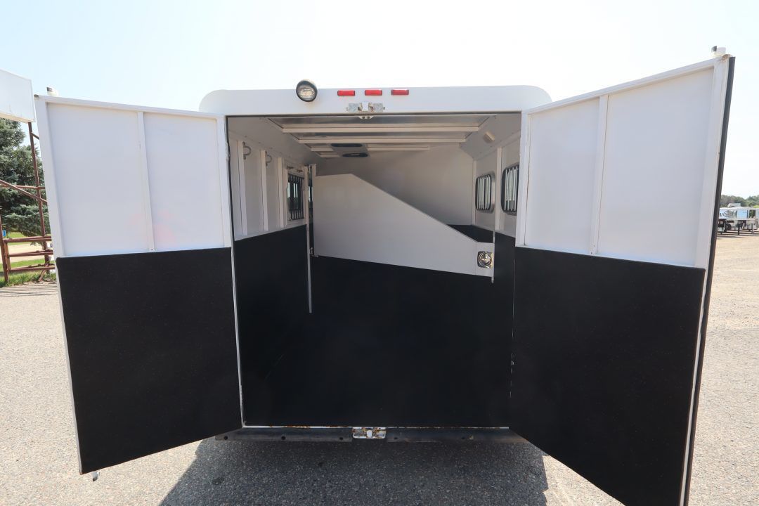 Trailer Photo 7
