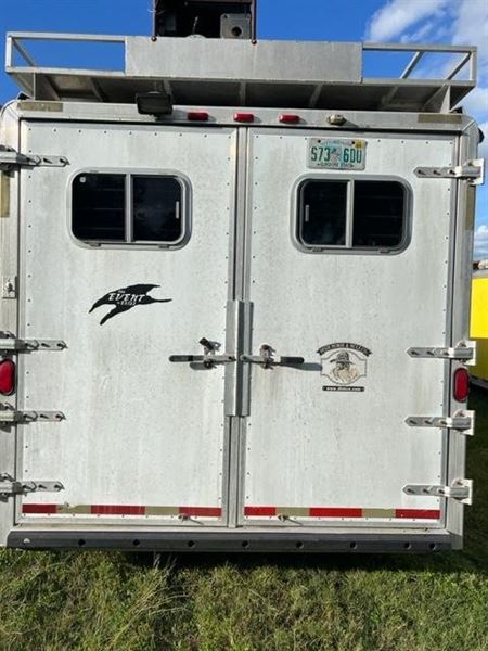 2001 Exiss 8' wide 4 horse w/ 13' lq