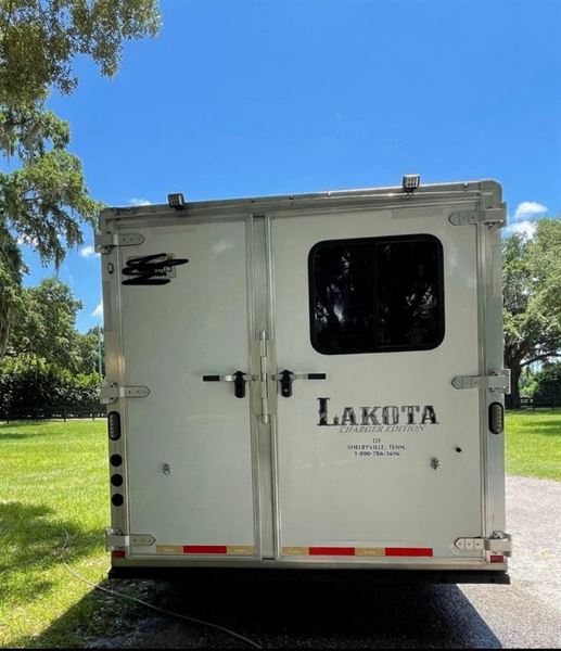 2018 Lakota 8' wide 3 horse w/ 16' living quarters