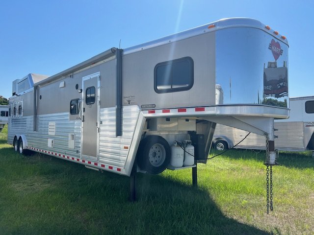 2013 Hart 8' wide 3 horse hart ultimate w/ 16' living quarte