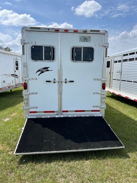 2000 Exiss 4 horse w/ dressing room