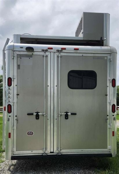 2013 Hart 8' wide 3 horse hart ultimate w/ 16' living quarte