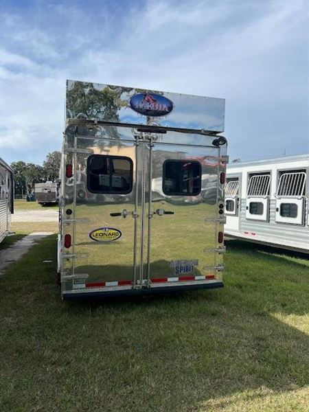 2005 American Spirit 8' wide 4 horse w/8' living quarters