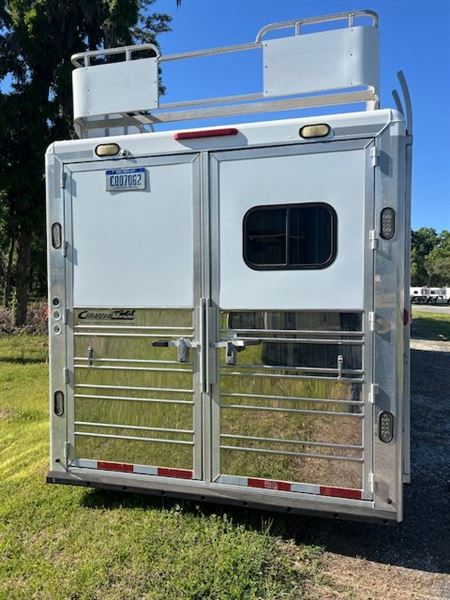 2006 Cimarron 8' wide 3 horse w/14' lq and midtack