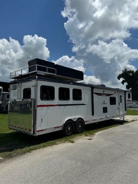 2023 Bison 8' wide 3 horse silverado 16' lq w/ gen