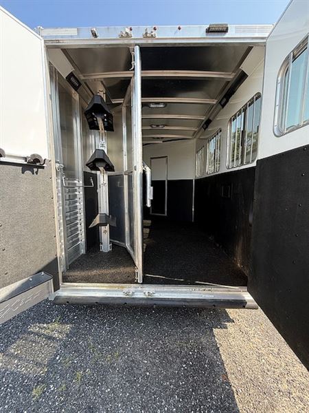 2023 Exiss 3 horse w/ 8' living quarters