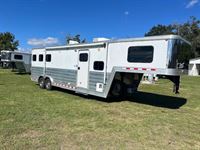 2010 3 horse Kiefer Manufacturing 8' wide 3 horse w/ 10' lq and gen