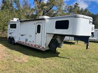 2013 3 horse Shadow 3 horse w/ 8' lq and generator