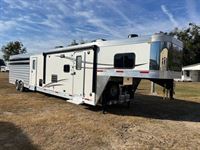 2025 Stock horse Merhow Trailers 8' wide 13.6' farmhouse lq w/ midtack w/bunks and