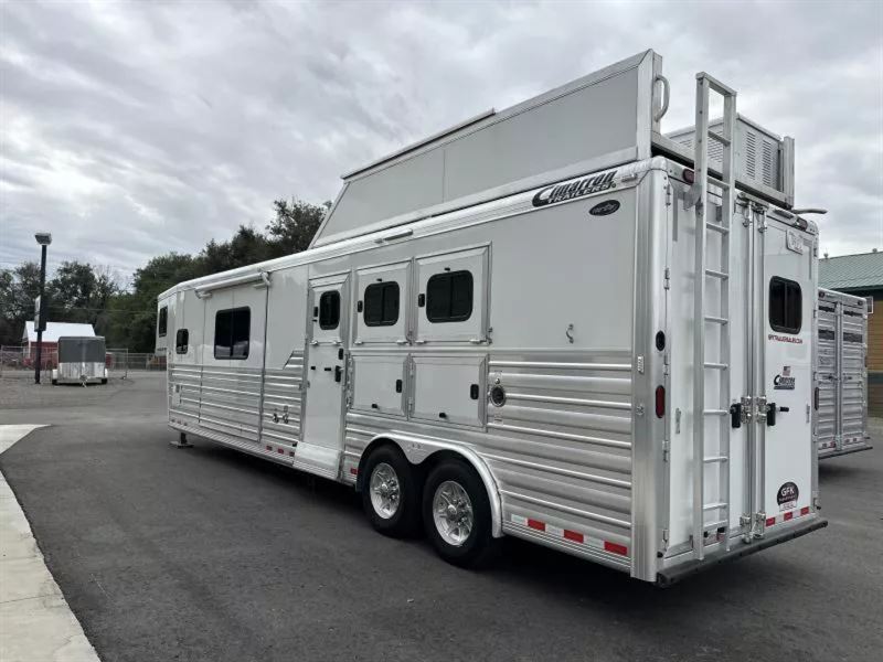 2021 Cimarron Trailers Norstar 3 Horse with 15'6