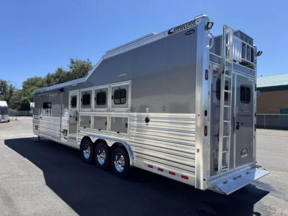2025 Cimarron norstar 4 horse sideload 15'9" living quarter