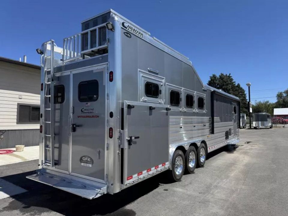 2025 Cimarron norstar 4 horse sideload 15'9" living quarter