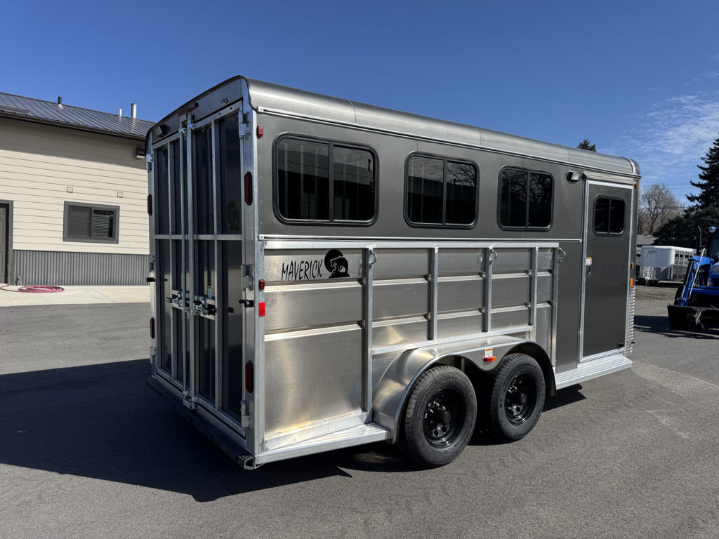 2026 Maverick lite deluxe 3 horse bumper pull