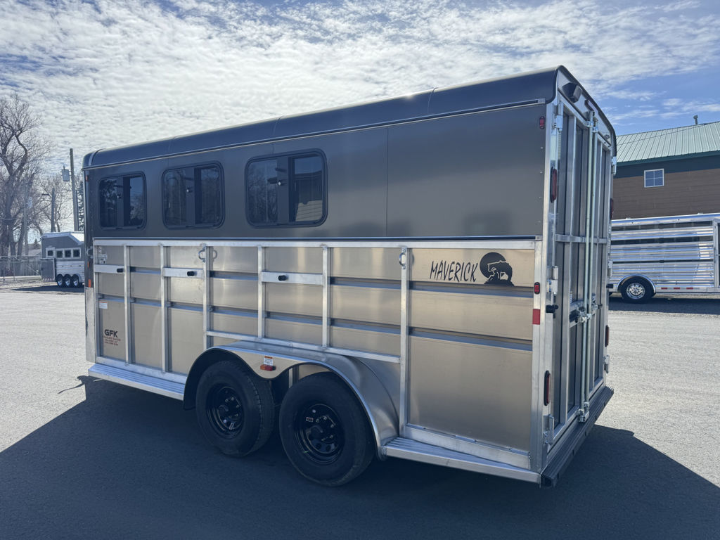 2026 Maverick lite deluxe 3 horse bumper pull