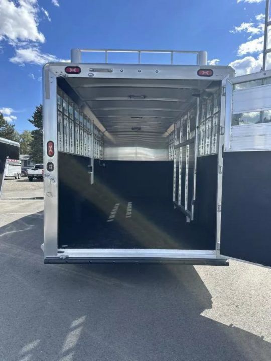 Trailer Photo 7