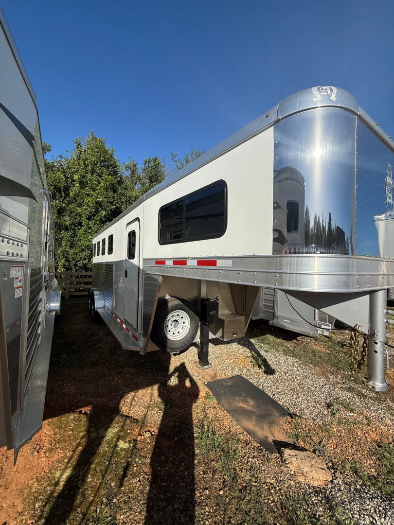 2024 Adam excursion 4 horse slant gooseneck
