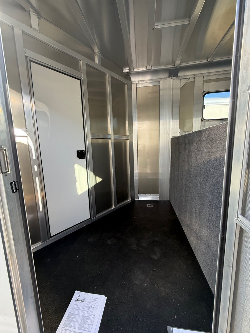 2024 Adam excursion 4 horse slant gooseneck