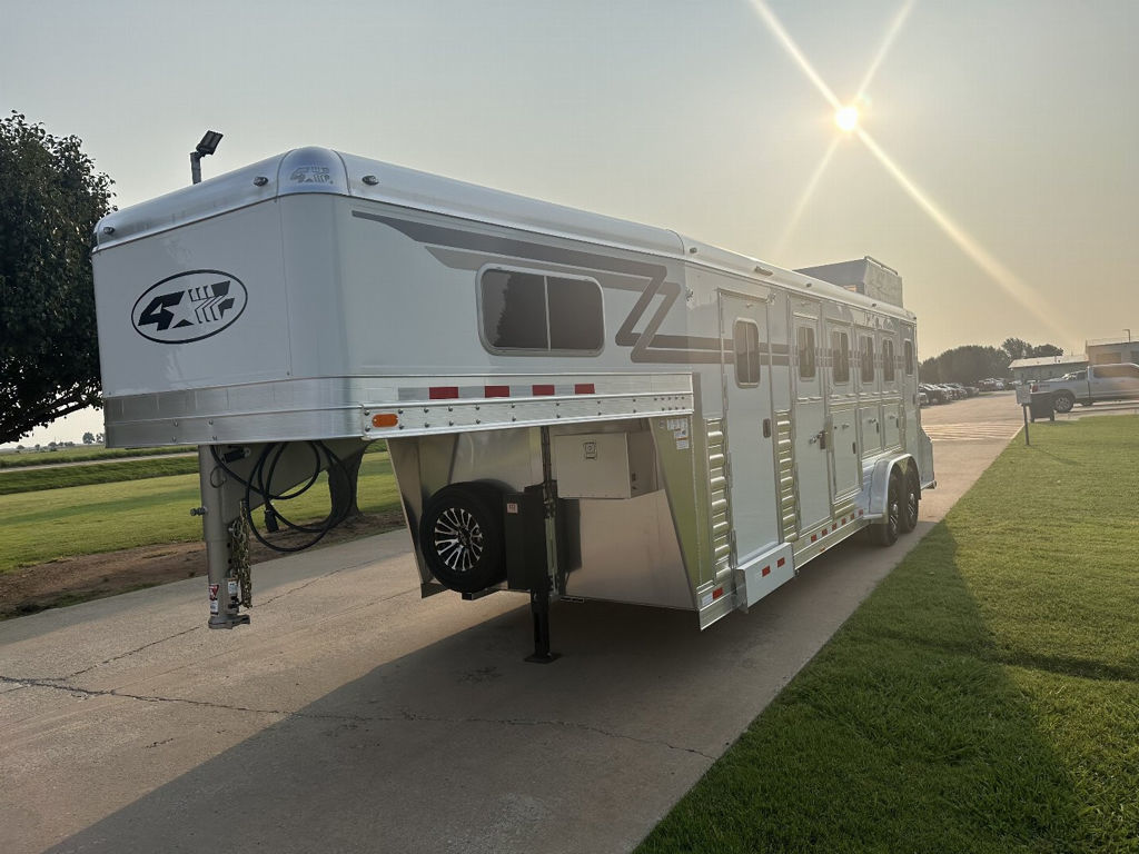 2025 4-star 4 horse slant super tack gooseneck