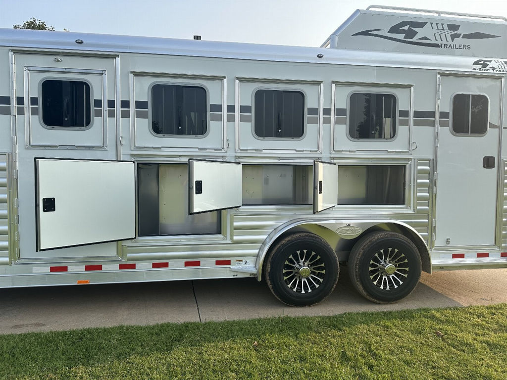 2025 4-star 4 horse slant super tack gooseneck
