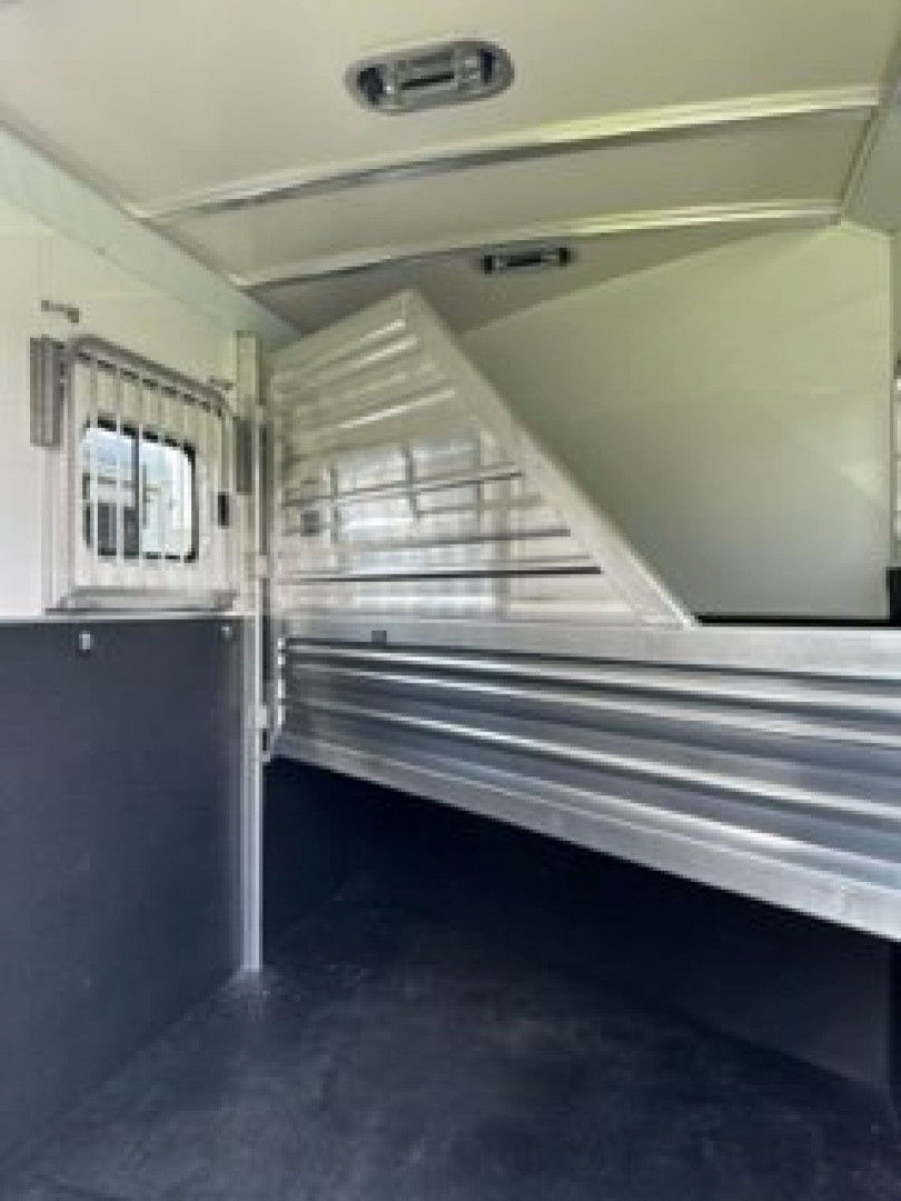 Trailer Photo 6