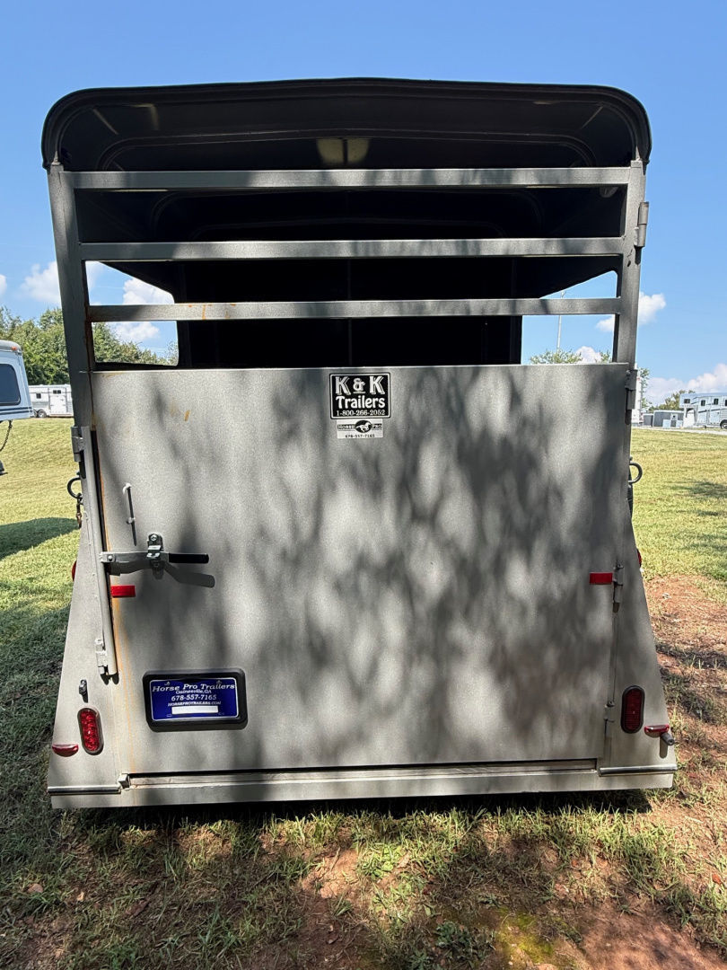 2025 Bee wrangler 2 horse straight load bp