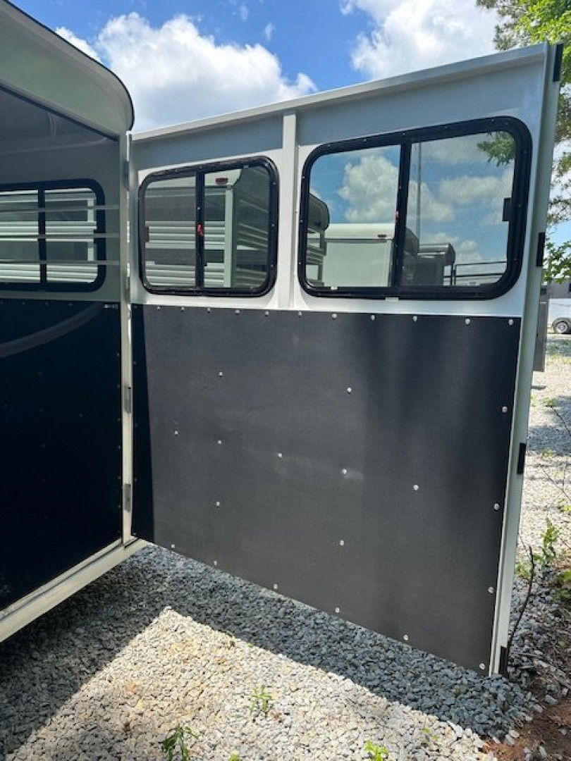 2026 Bee Chief 2 Horse Fully Enclosed Bumper Pull